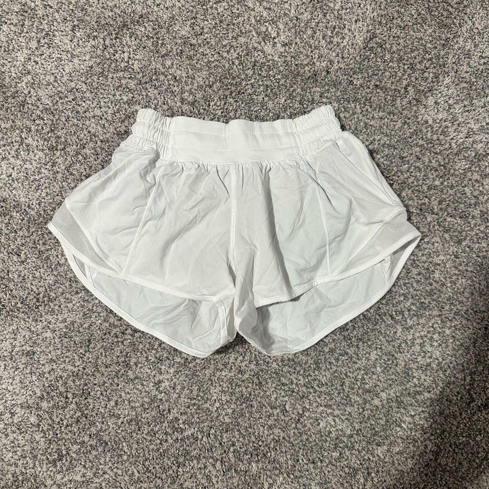Lululemon Hotty Hot Low-Rise Lined Short 2.5”